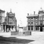 To the right of the Corn Exchange is Queens Hotel